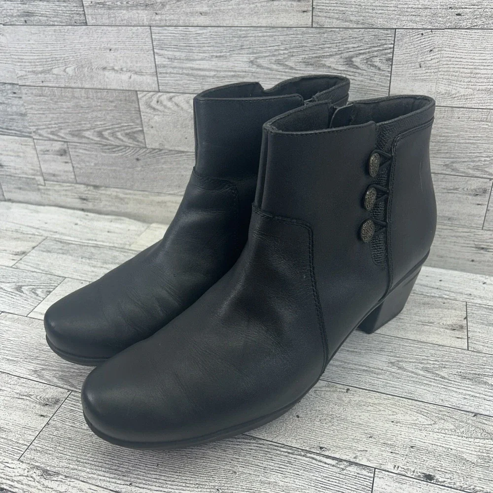 Clarks Emslie Monet Bootie Shoes Womens Size 10M‎ Black Leather Chunky Heel